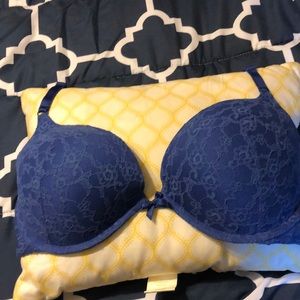 Victoria’s Secret push-up bra 38C